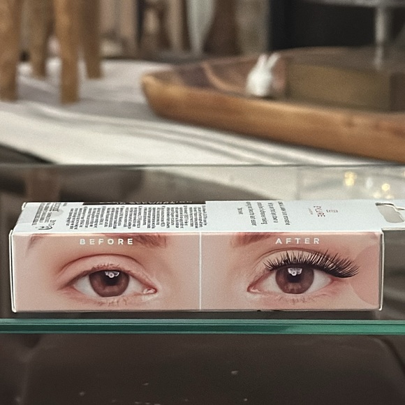 Eyelure London False Eyelash & Adhesive Bundle (9) Kits (1) Tube of Adhesive - Picture 7 of 16